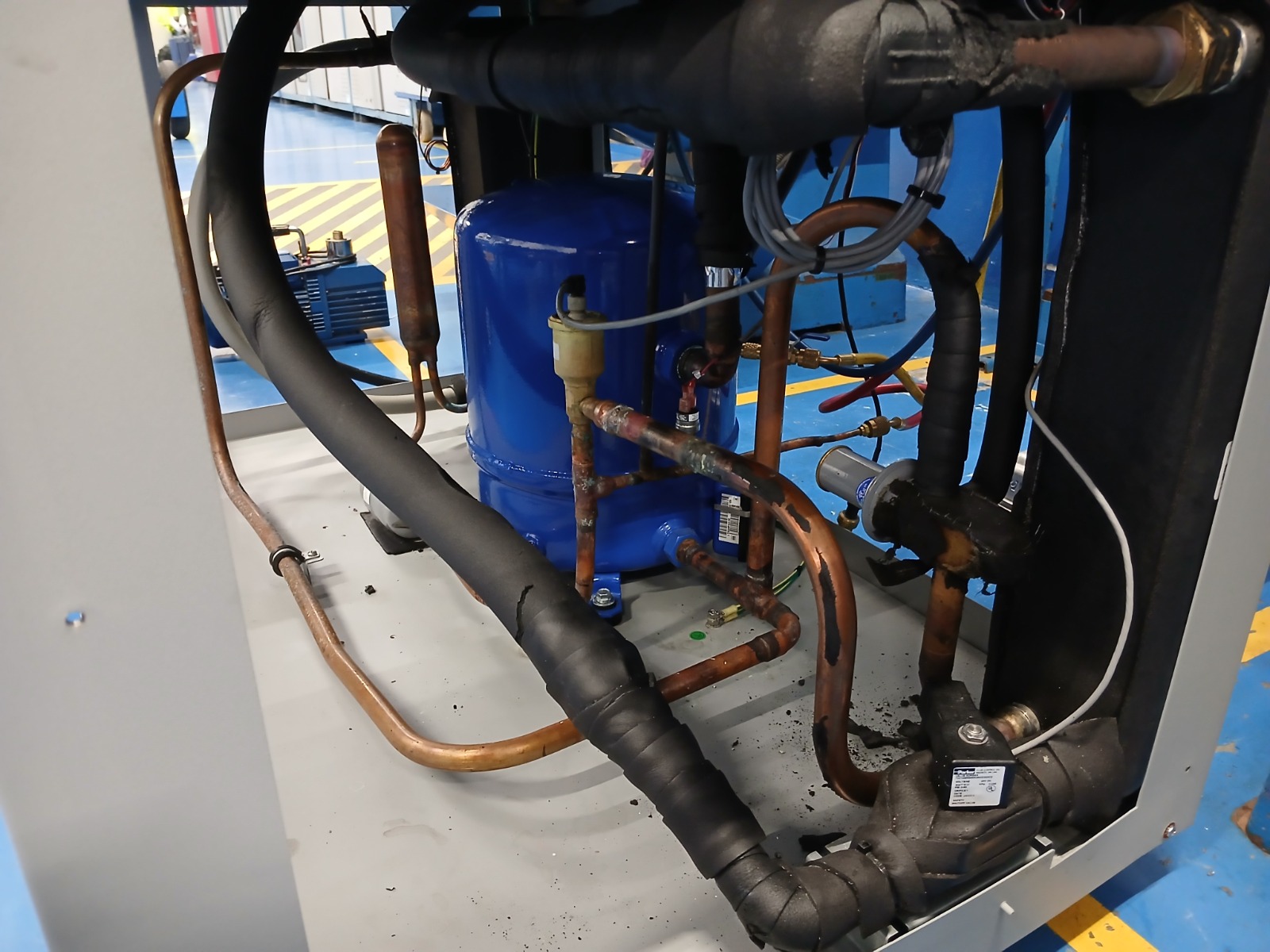 Substituição de válvula de expansão em chiller de médio porte